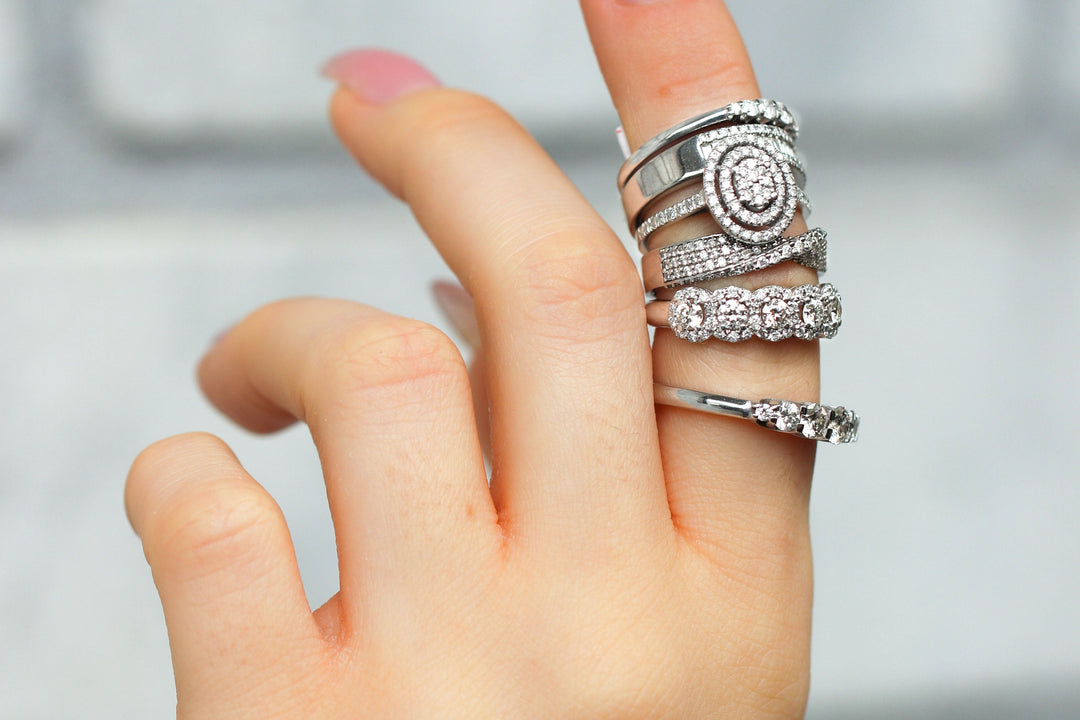 טבעת 5 יהלומים הילה