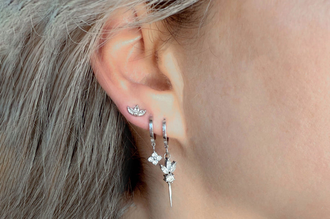 עגילי חישוק עם תליון 4 יהלומים